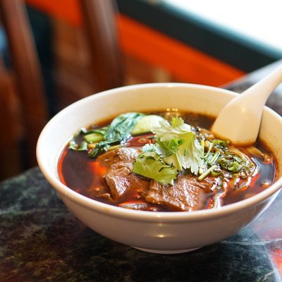 紅焼牛肉麺セット