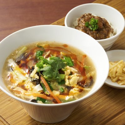 サンラータン麺とミニルーロー飯のセット